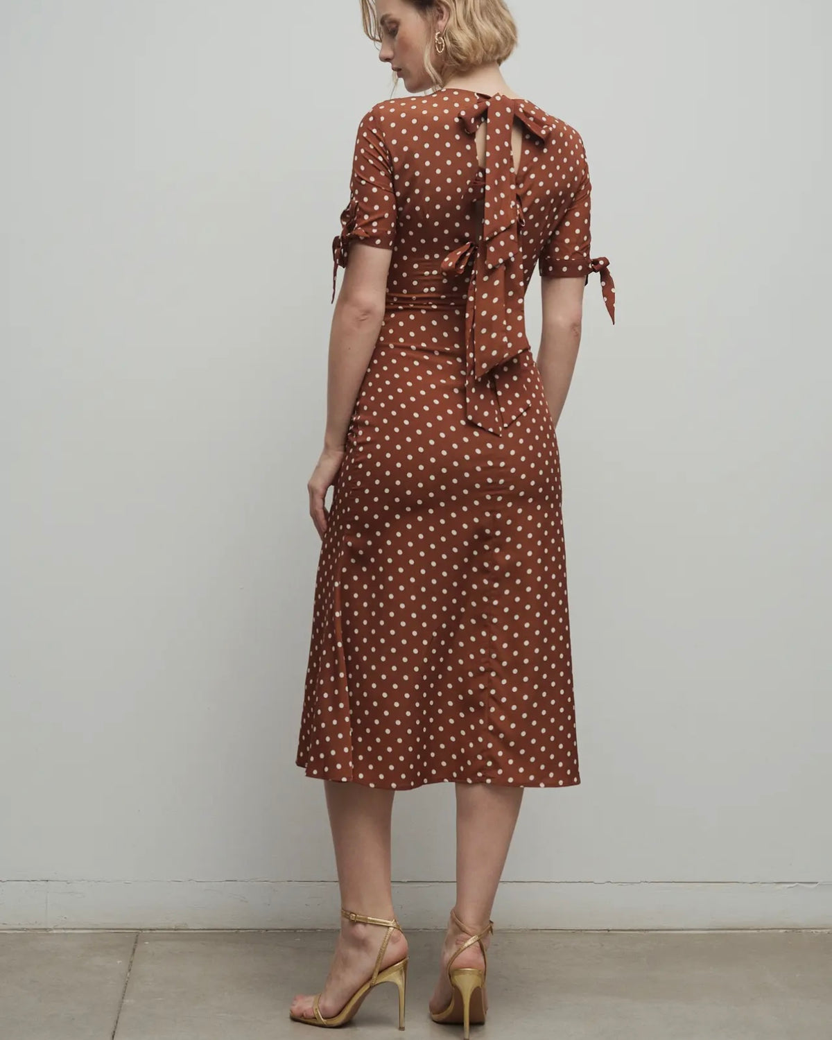 Vestido lunares marrón